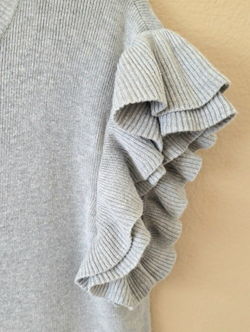 John & Jenn Gray Rib Knit Ruffle Tee - Size Medium - Picture 2 of 5